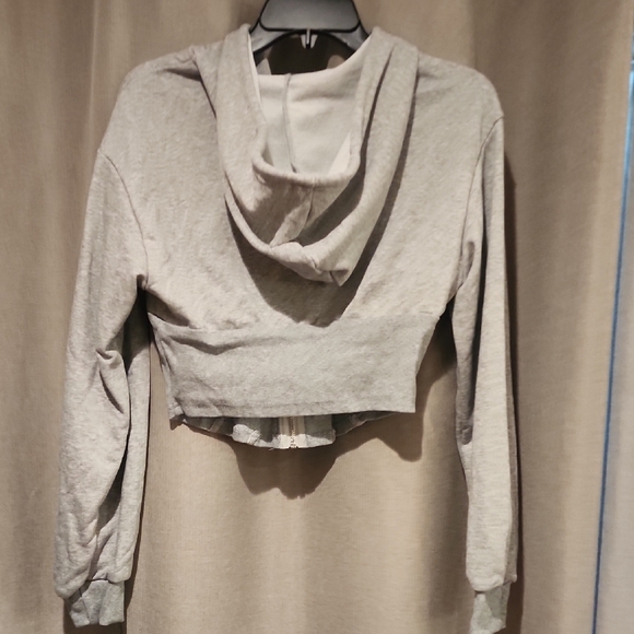 H& M Gray Cropped Hoodie Jacket - Picture 3 of 4